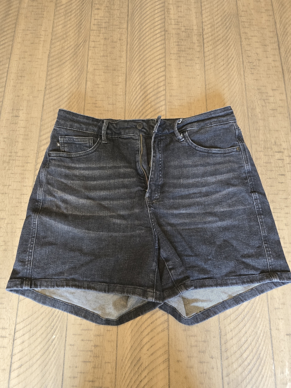 Judy Blue Black Wash High-Rise Denim Shorts